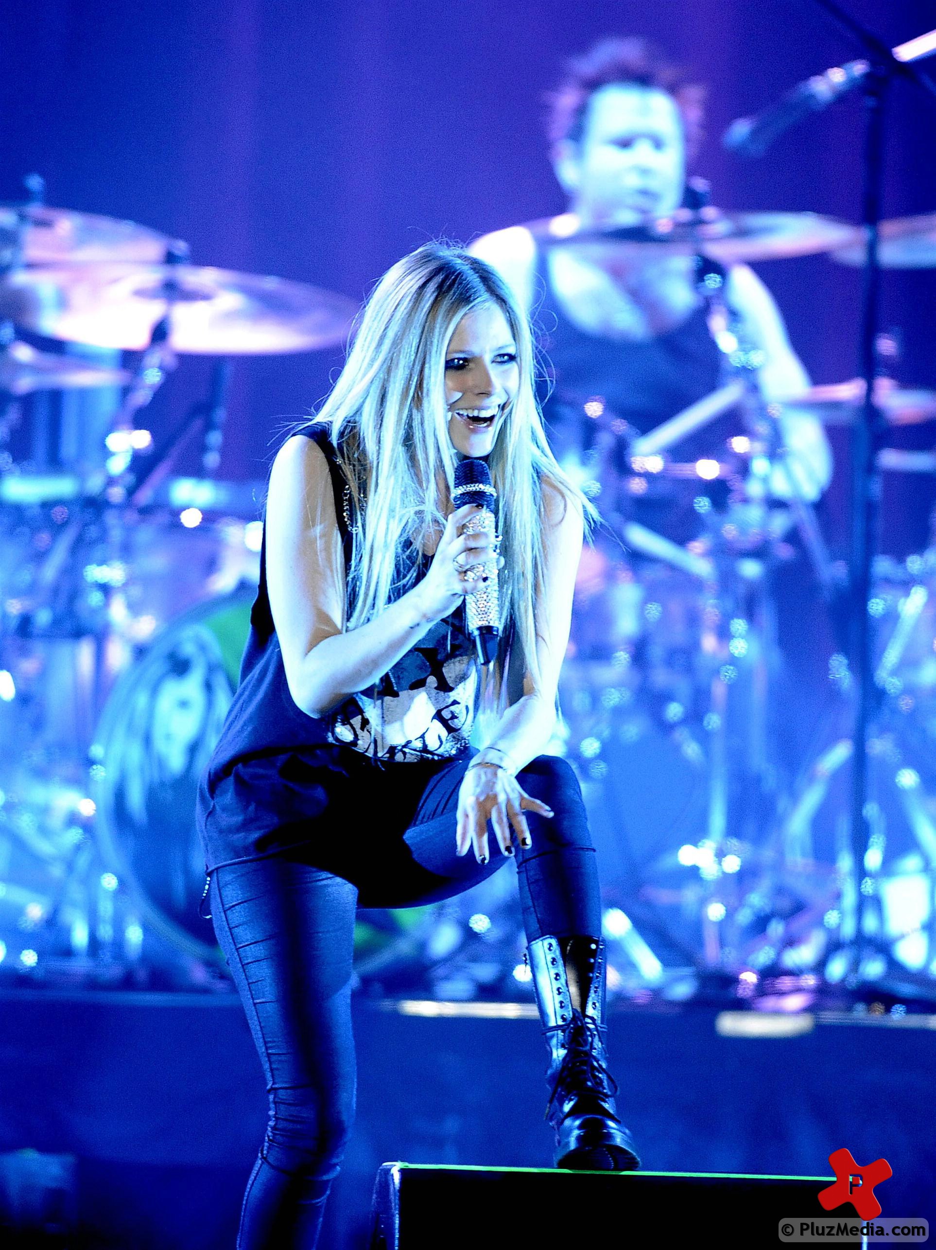 Avril Lavigne performs live during her Black Star Tour 2011 photos | Picture 75536